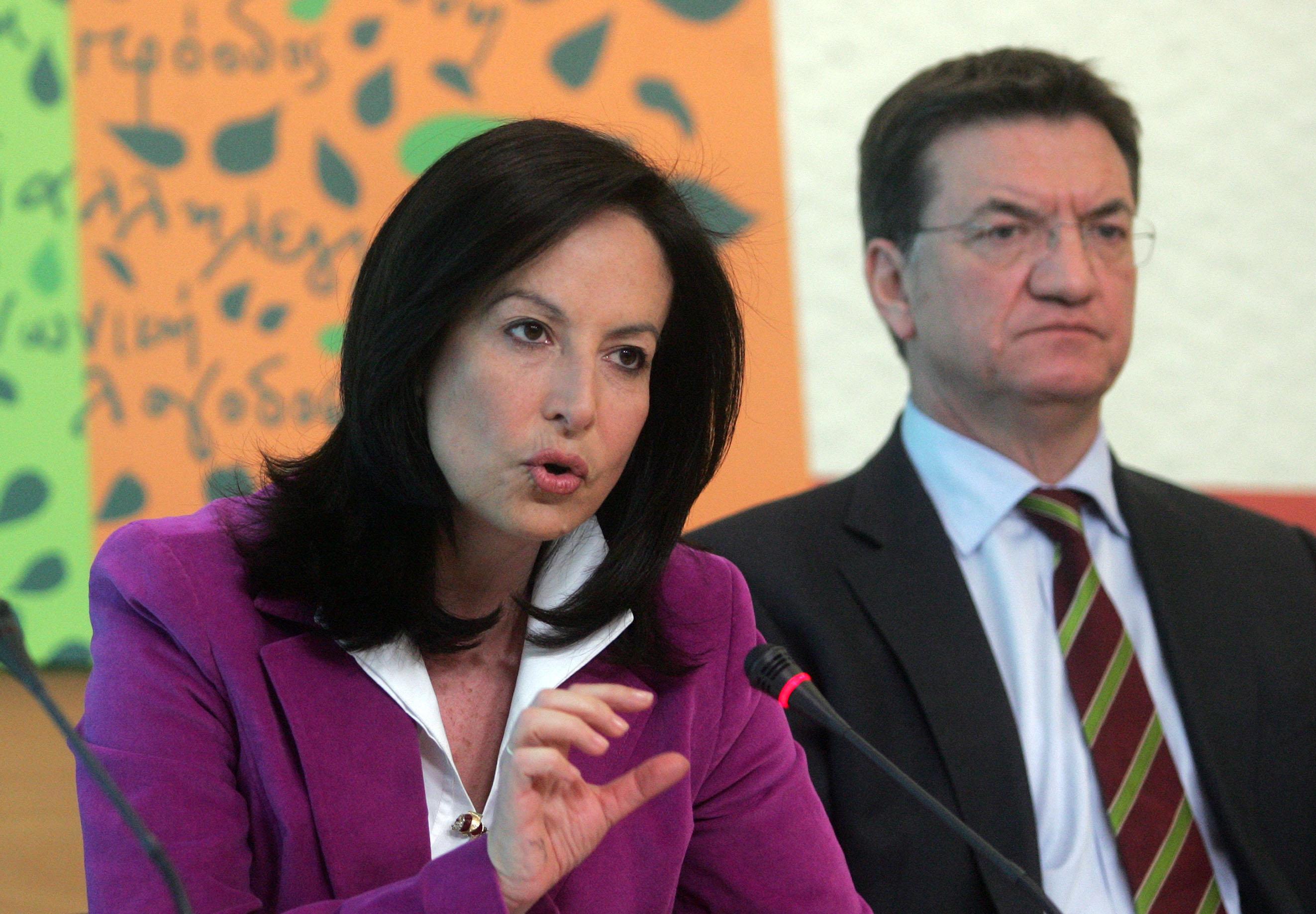 Παράταση της ζωής της κυβέρνησης Παπαδήμου ζητούν Α.Διαμαντοπούλου και Π.Ευθυμίου