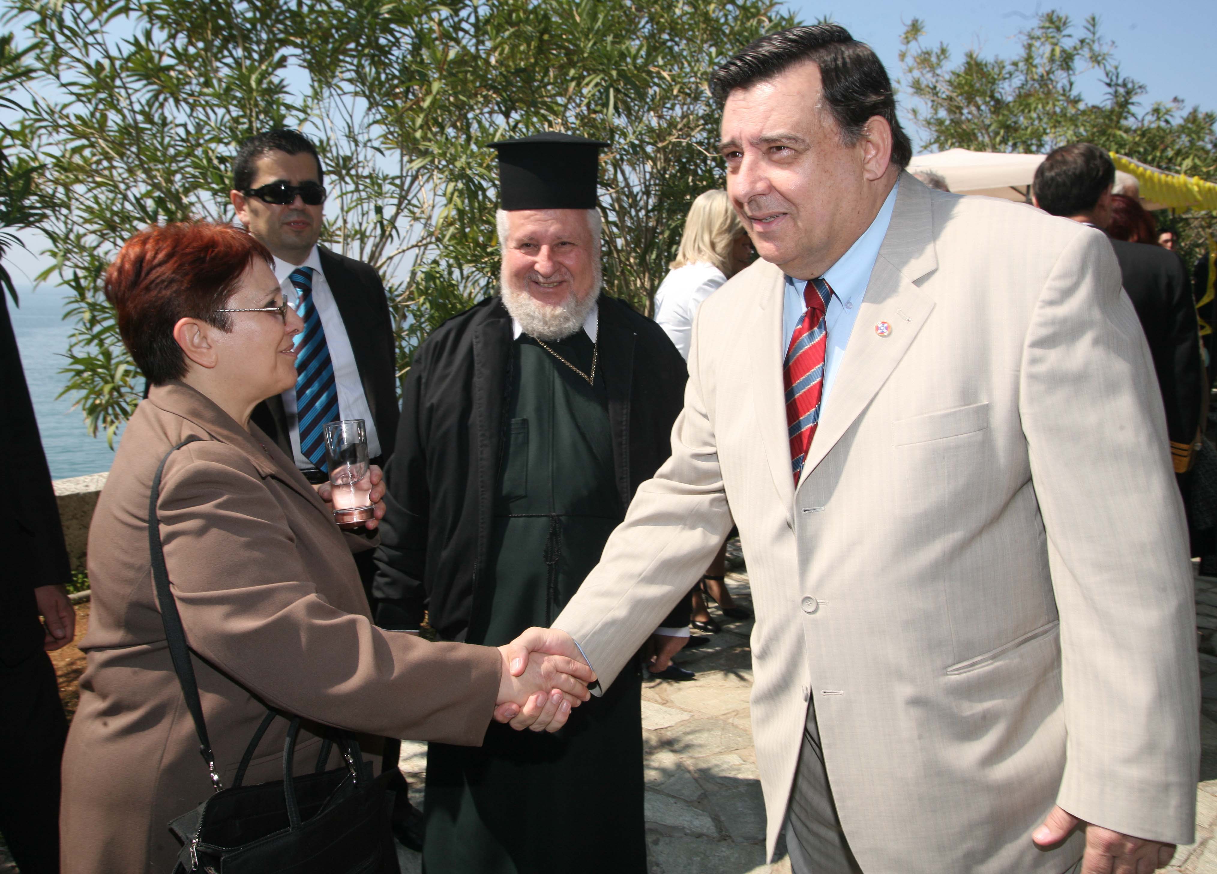 Ο Γ.Καρατζαφέρης ο πλουσιότερος πολιτικός αρχηγός, στον αντίποδα η Αλ.Παπαρήγα