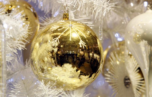 Χριστουγεννιάτικο γεύμα του Κέντρου Υποδοχής και Αλληλεγγύης του Δήμου Αθηναίων