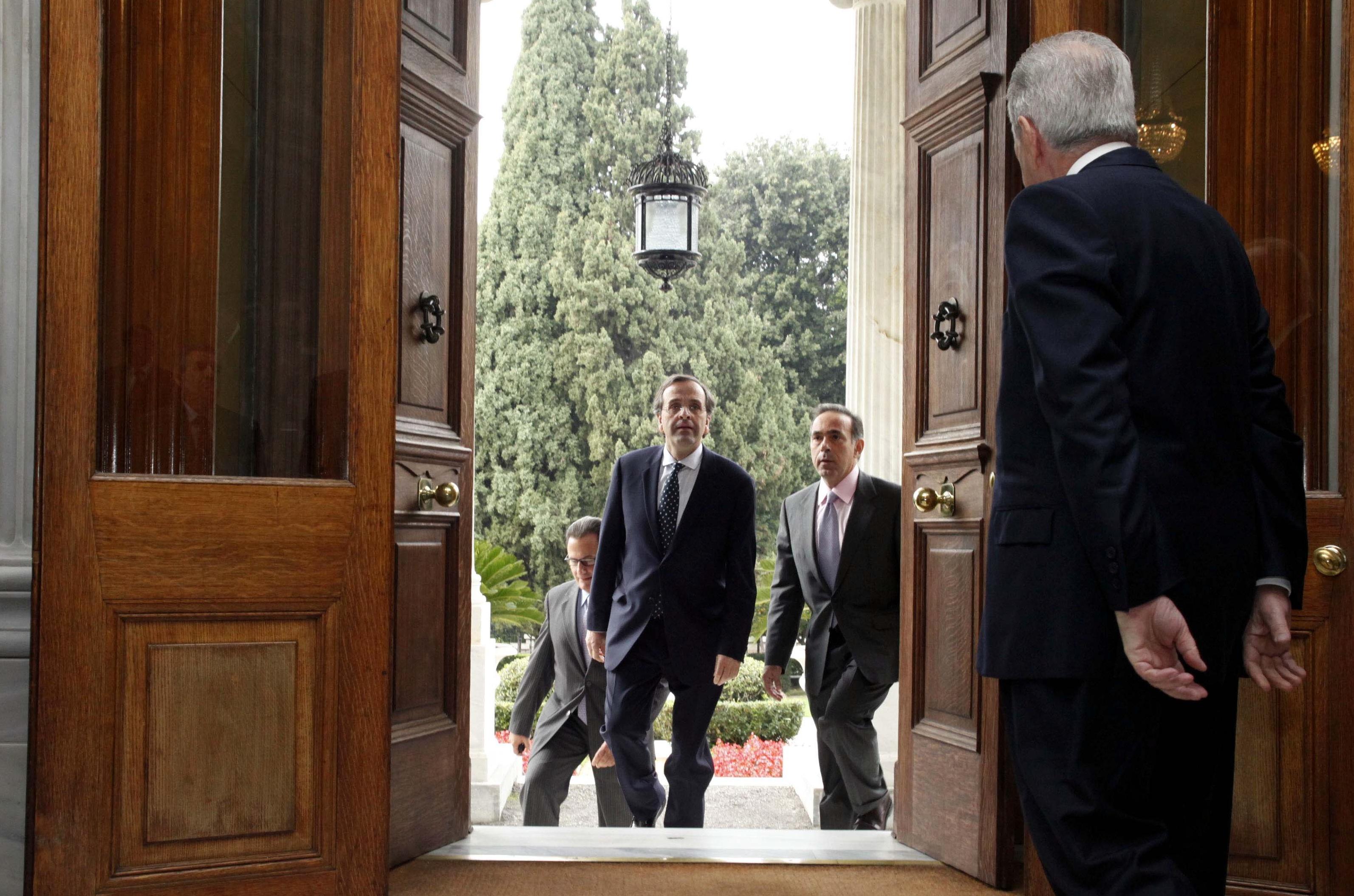 Ισχύουν τα συμφωνηθέντα, διαμηνύει ο Αντ.Σαμαράς πριν συναντηθεί με τον Λ.Παπαδήμο