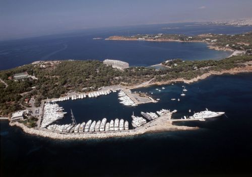 Έναντι 43 εκατ. ευρώ η εκμίσθωση της Μαρίνας Βουλιαγμένης στην «Αστήρ Παλάς»