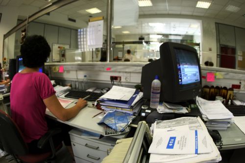 «Παγώνουν» οι επιστροφές φόρου έως το τέλος του έτους