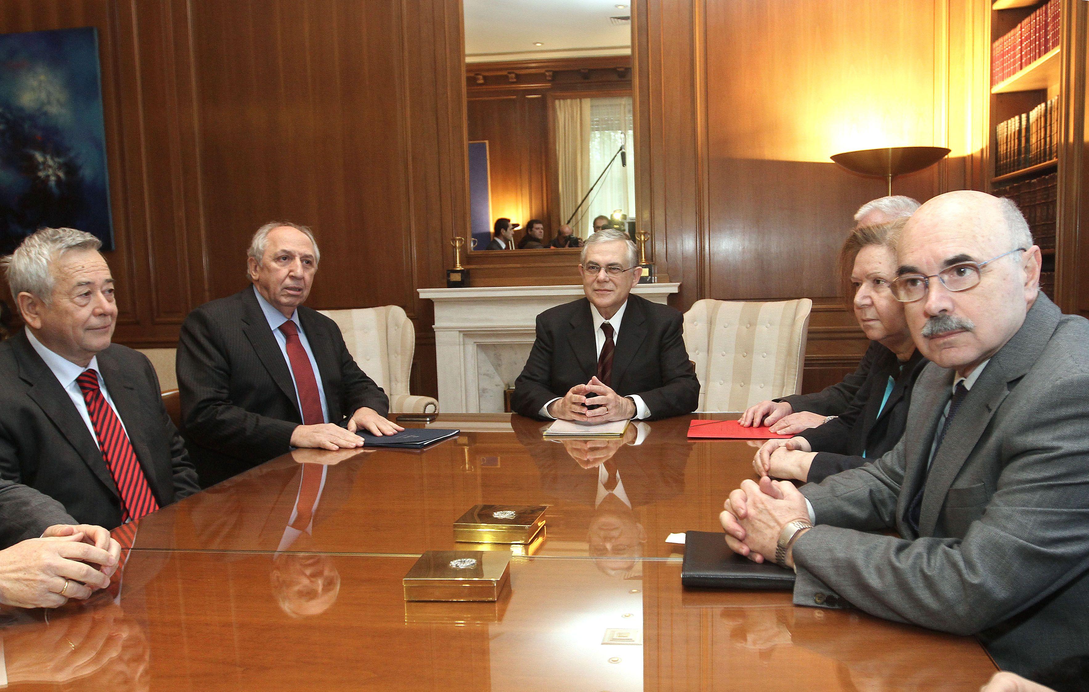 Άμεση διερεύνηση των καταγγελιών των οικονομικών εισαγγελέων ζητά ο Λ.Παπαδήμος