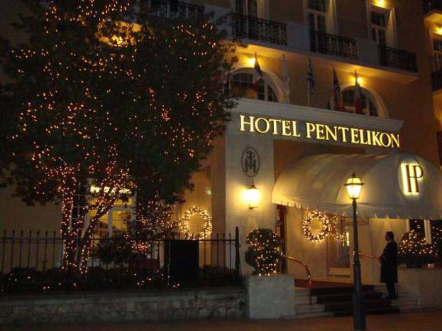 Λαμπερά Ρεβεγιόν Πρωτοχρονιάς στο Ξενοδοχείο Πεντελικόν