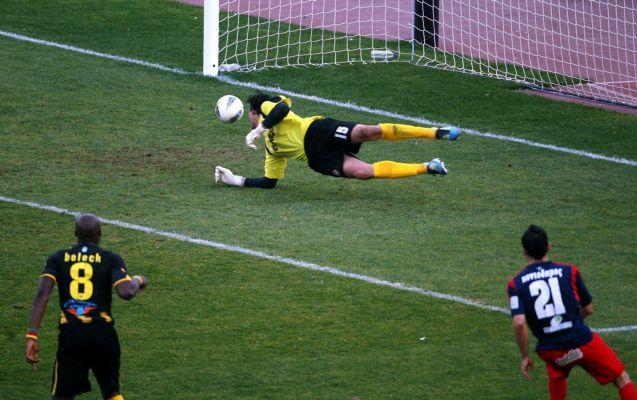 Της ΑΕΚ τα παλικάρια σπάσαν τα δοκάρια αλλά πήραν και τη νίκη