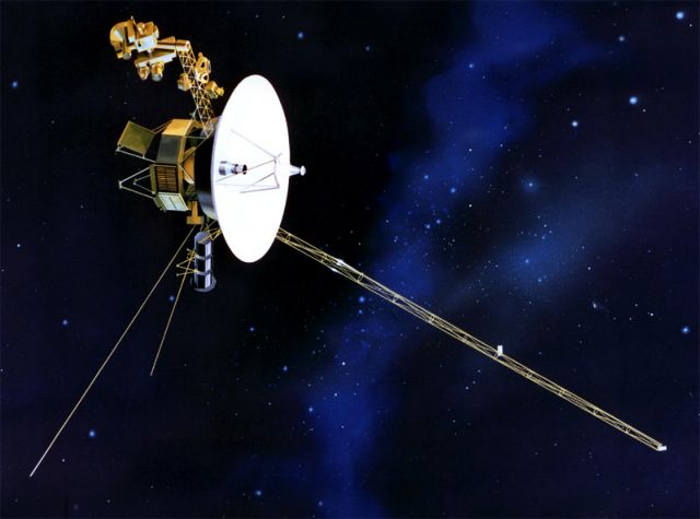 Πέρα από την τροχιά του Πλούτωνα, τα Voyager βλέπουν καθαρά τον Γαλαξία