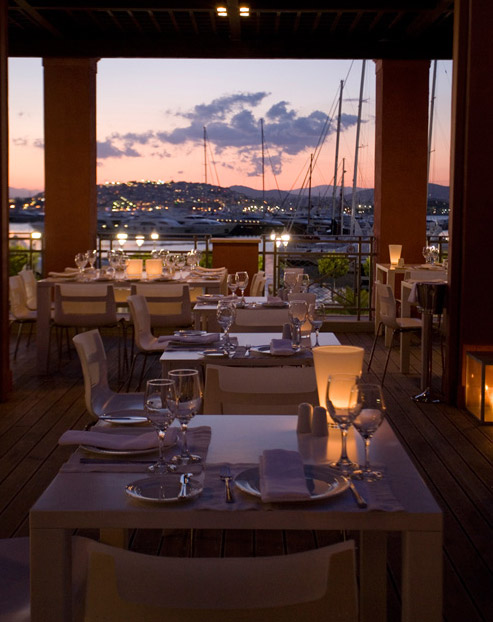 Διασκέδαση σε Latin ρυθμούς στο ZINC στη Μαρίνα Φλοίσβου