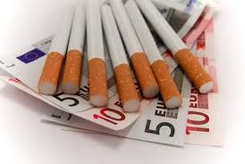 Σε μειώσεις τιμών προχωρούν οι καπνοβιομηχανίες