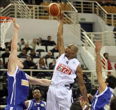 Ο Γκίντενς του α’ ημιχρόνου ήταν αρκετός για να πάρει ο ΠΑΟΚ τη νίκη