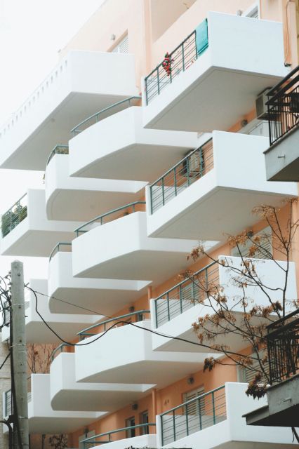 Παρατείνεται η καταβολή της πρώτης δόσης για τους ημιυπαίθριους