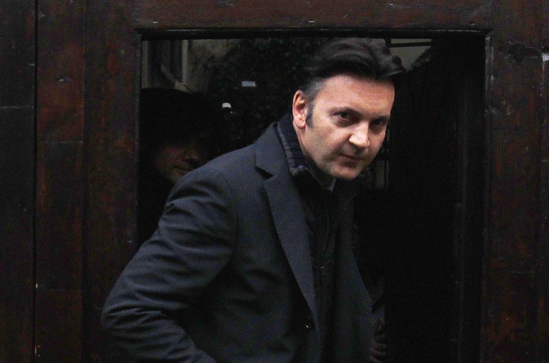 Με τους οίκους αξιολόγησης τα βάζει ο Ιταλός «επίμονος εισαγγελέας»