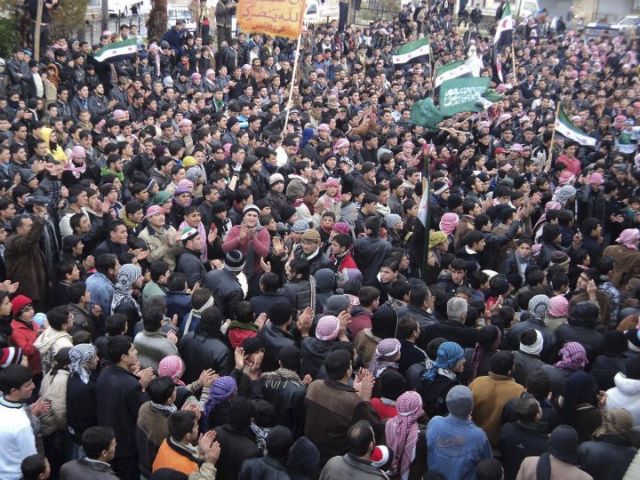 Σφοδρά πυρά σε προάστια της Δαμασκού που ελέγχονται από αντικαθεστωτικούς