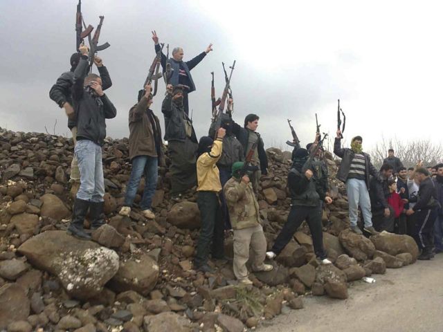 Ο συριακός στρατός ανακατέλαβε προάστια της Δαμασκού που ελέγχονταν από αντάρτες