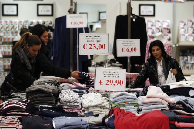 Κινδυνεύουν 250.000 εργαζόμενοι στην Ιταλία από την 24ωρη λειτουργία των καταστημάτων