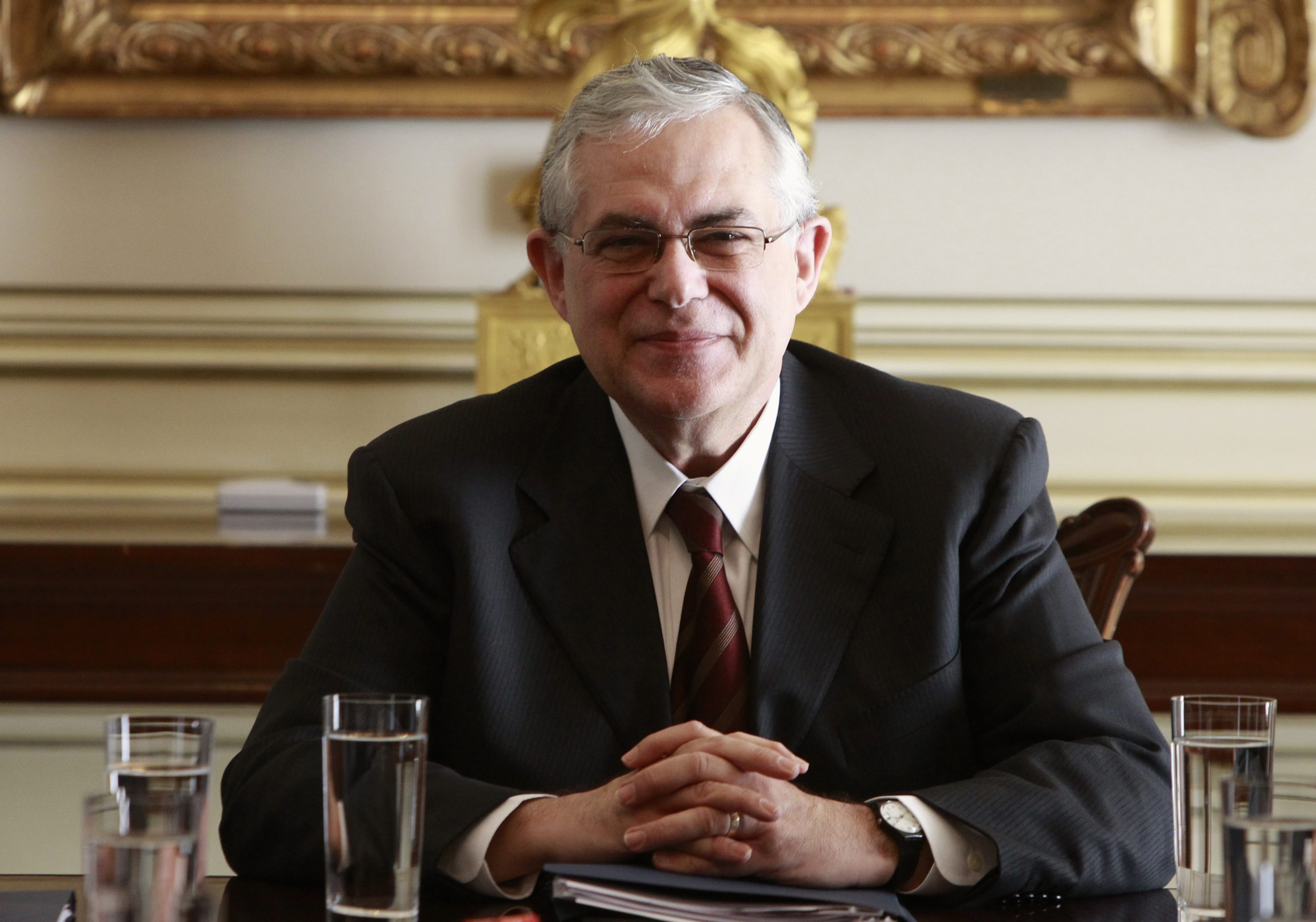 Κρίσιμες επαφές Παπαδήμου με τους κοινωνικούς εταίρους