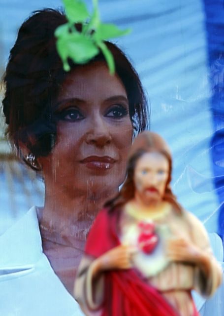 Επιτυχής η επέμβαση στην πρόεδρο της Αργεντινής για καρκίνο του θυρεοειδή