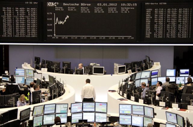 Οριακές διακυμάνσεις στη Νέα Υόρκη, υποχώρηση στην Ευρώπη