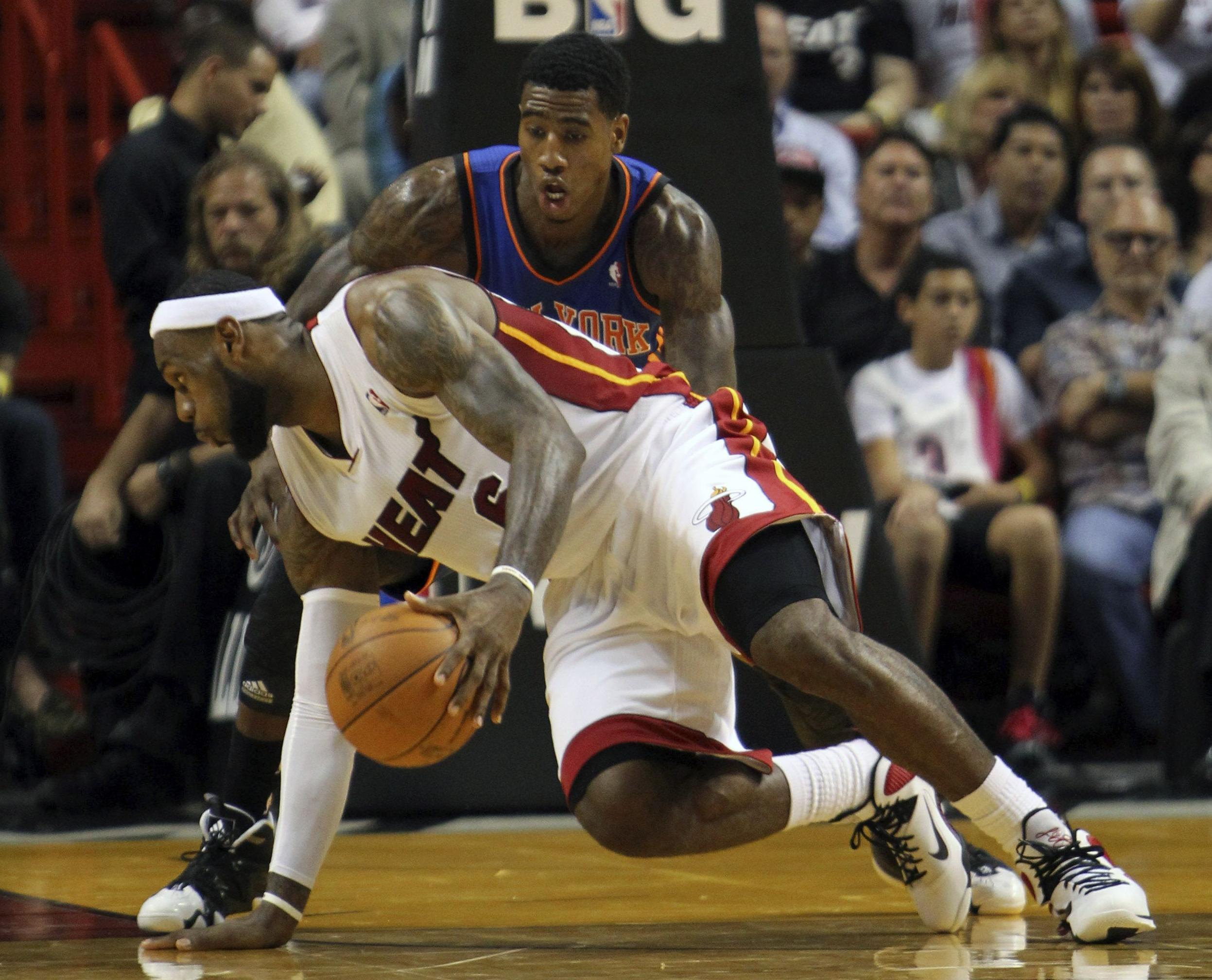 Ο ΛεΜπρον είχε suppοrt από Ουέιντ στη νίκη των Χιτ επί των Νικς