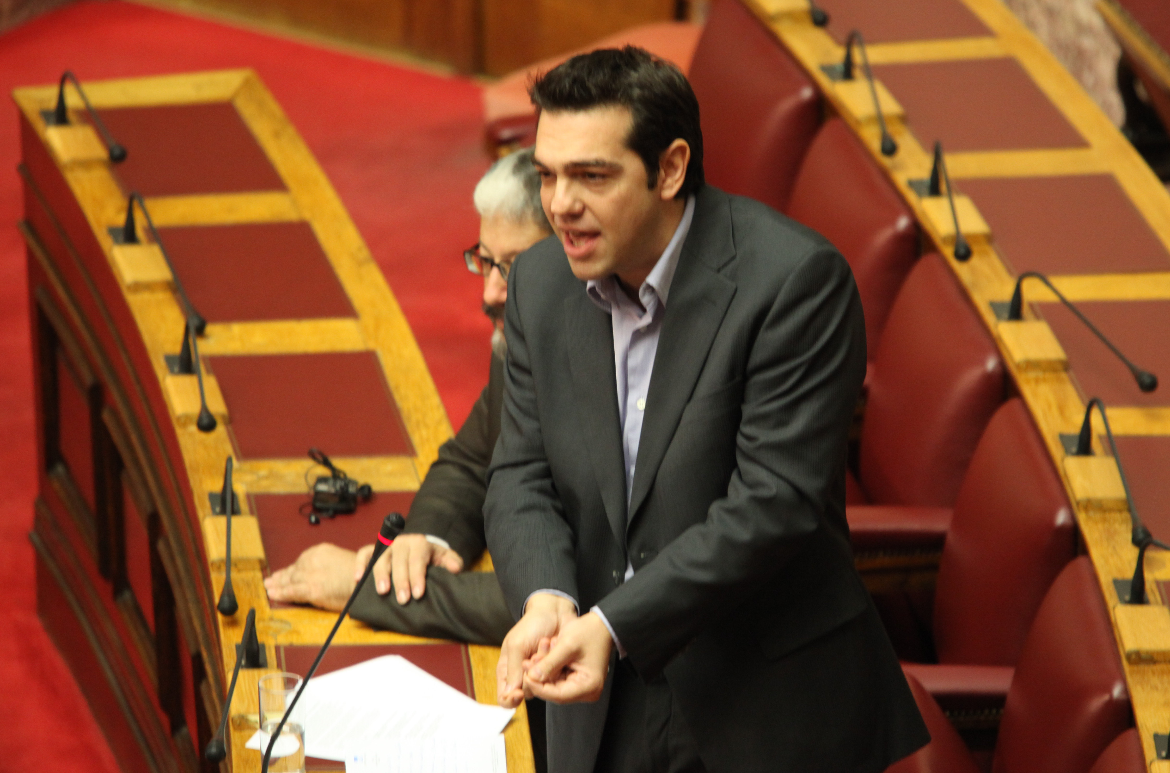 Εκτροπή μια πιθανή νομοθετική ρύθμιση για μείωση μισθών, λέει ο Αλ.Τσίπρας