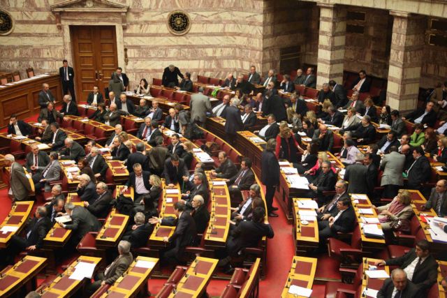 Τριγμοί και στη ΝΔ από την αποχή βουλευτών της από την ψηφοφορία για το πολυνομοσχέδιο