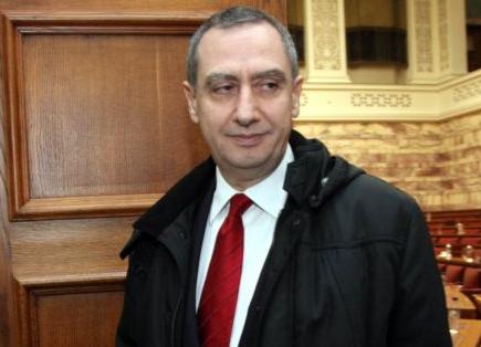 Εμμένει η ΝΔ στη θέση για διεξαγωγή εκλογών πριν το Πάσχα