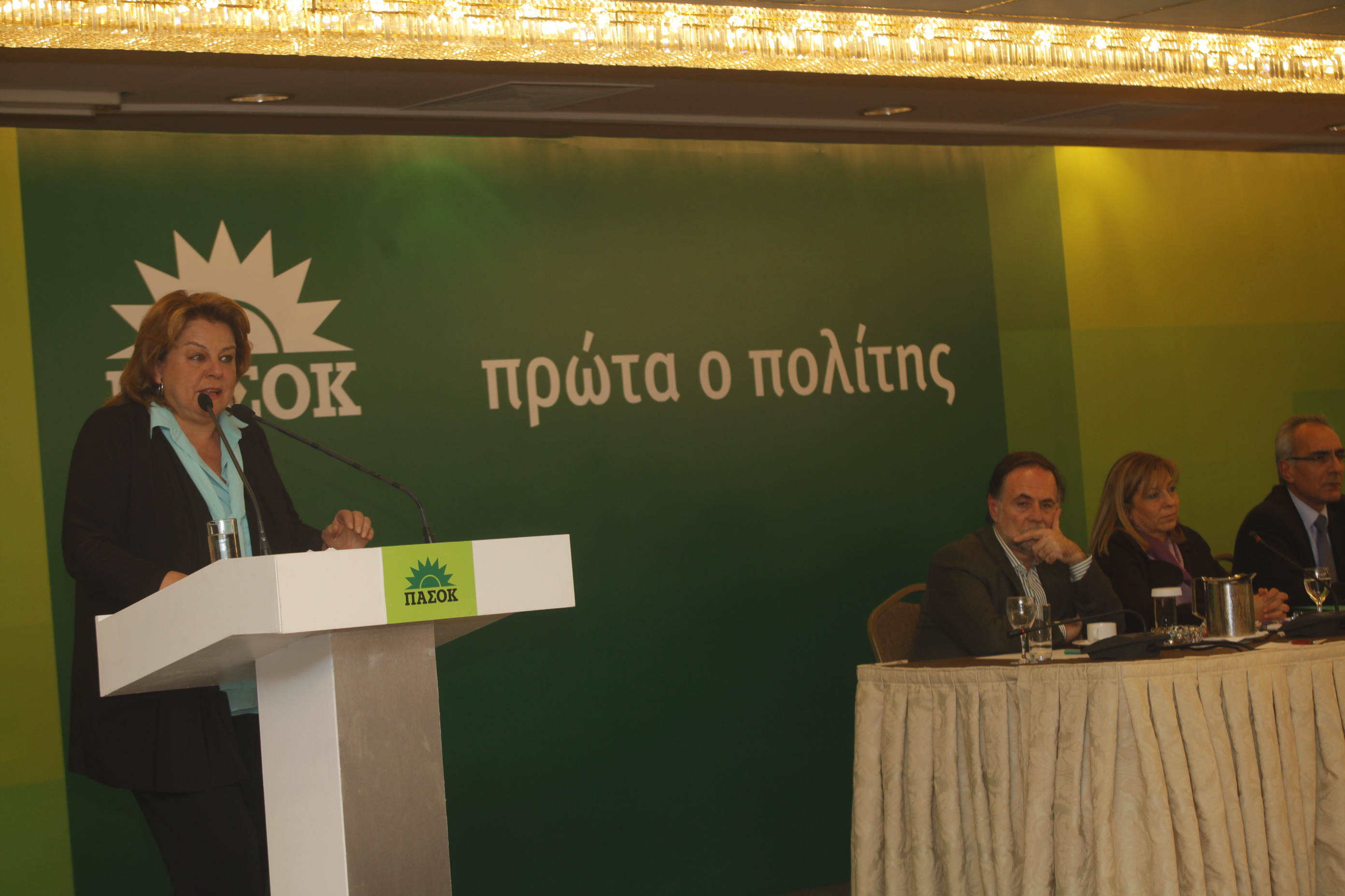 Πρέπει να ξαναγίνουμε περήφανοι που είμαστε ΠΑΣΟΚ, δήλωσε η Λούκα Κατσέλη