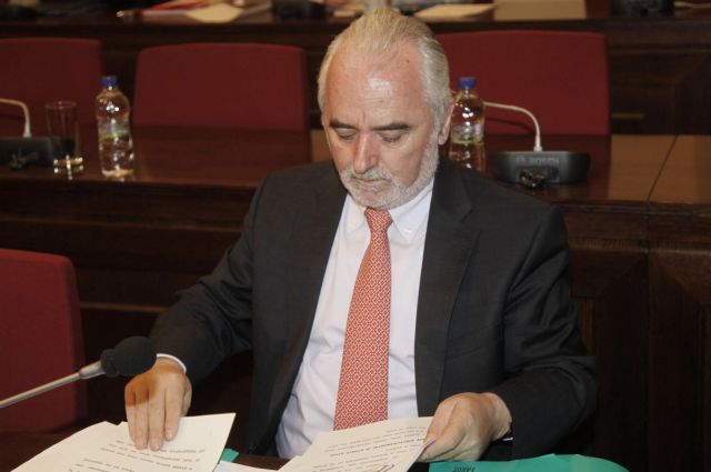 Κρίσιμη συνάντηση του Γ. Κουτρουμάνη με την τρόικα για τους μισθούς