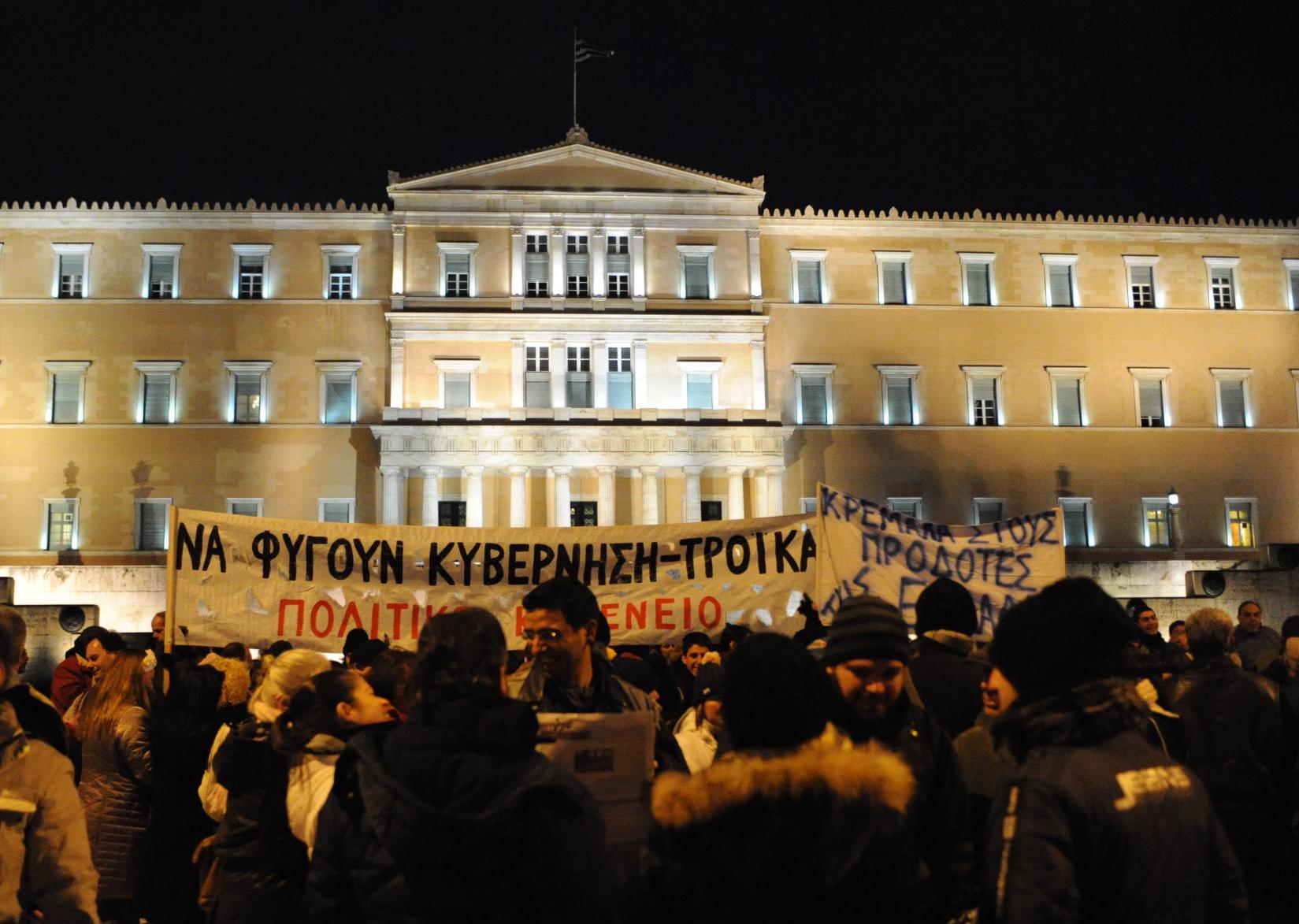 Ένας τραυματίας σε νέα συγκέντρωση των Αγανακτισμένων στο Σύνταγμα