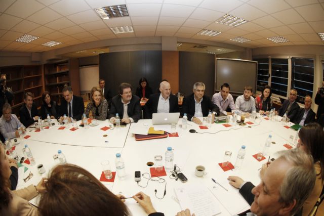 Σε θέσεις μάχης τα στελέχη του ΠΑΣΟΚ, καθώς άνοιξε η κούρσα της διαδοχής