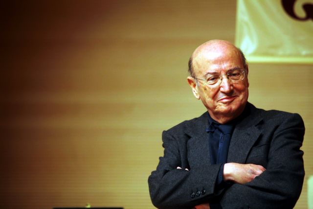 ΕΔΕ για τυχόν καθυστέρηση άφιξης του ασθενοφόρου που μετέφερε τον Θ.Αγγελόπουλο