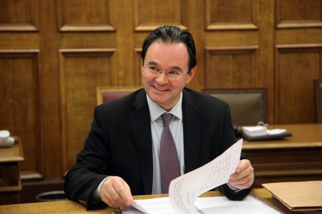 «Εύλογη» η αμοιβή των 180.000 ευρώ στον Ασεμπίγιο, λέει ο Γ. Παπακωνσταντίνου