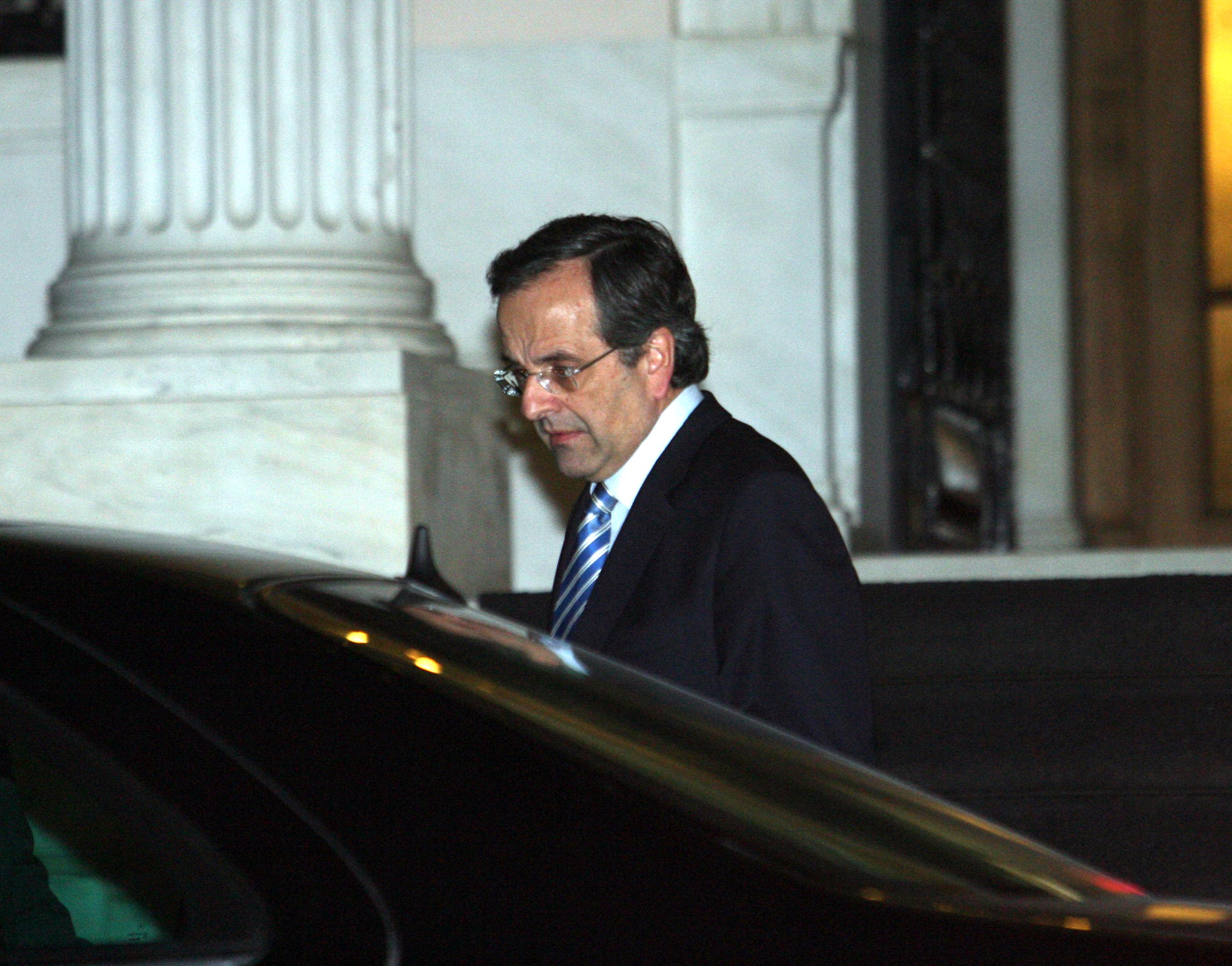 Ραντεβού Παπαδήμου – Σαμαρά εν όψει της έλευσης της τρόικας