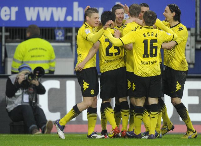 Η Ντόρτμουντ ήταν πεντά…μορφη στο Αμβούργο και έπιασε κορυφή