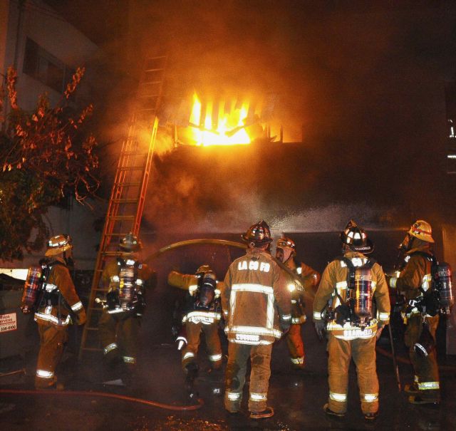 Ένας 24χρονος Γερμανός κατηγορείται για δεκάδες εμπρησμούς στο Λος Άντζελες