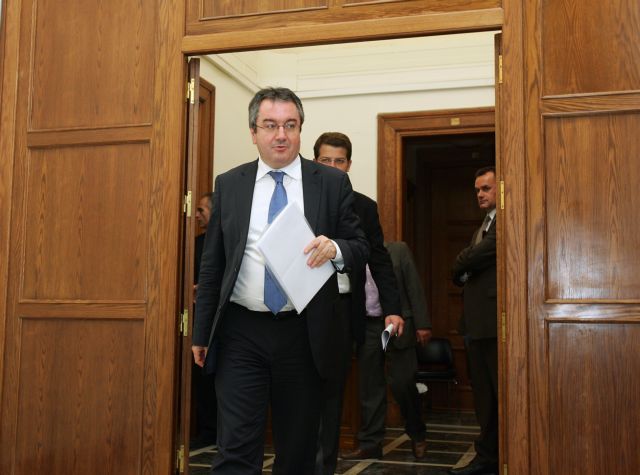 «Άκαιρη και άδικη» η απόρριψη της διάταξης για τους φαρμακοποιούς, λέει ο Ηλ.Μόσιαλος