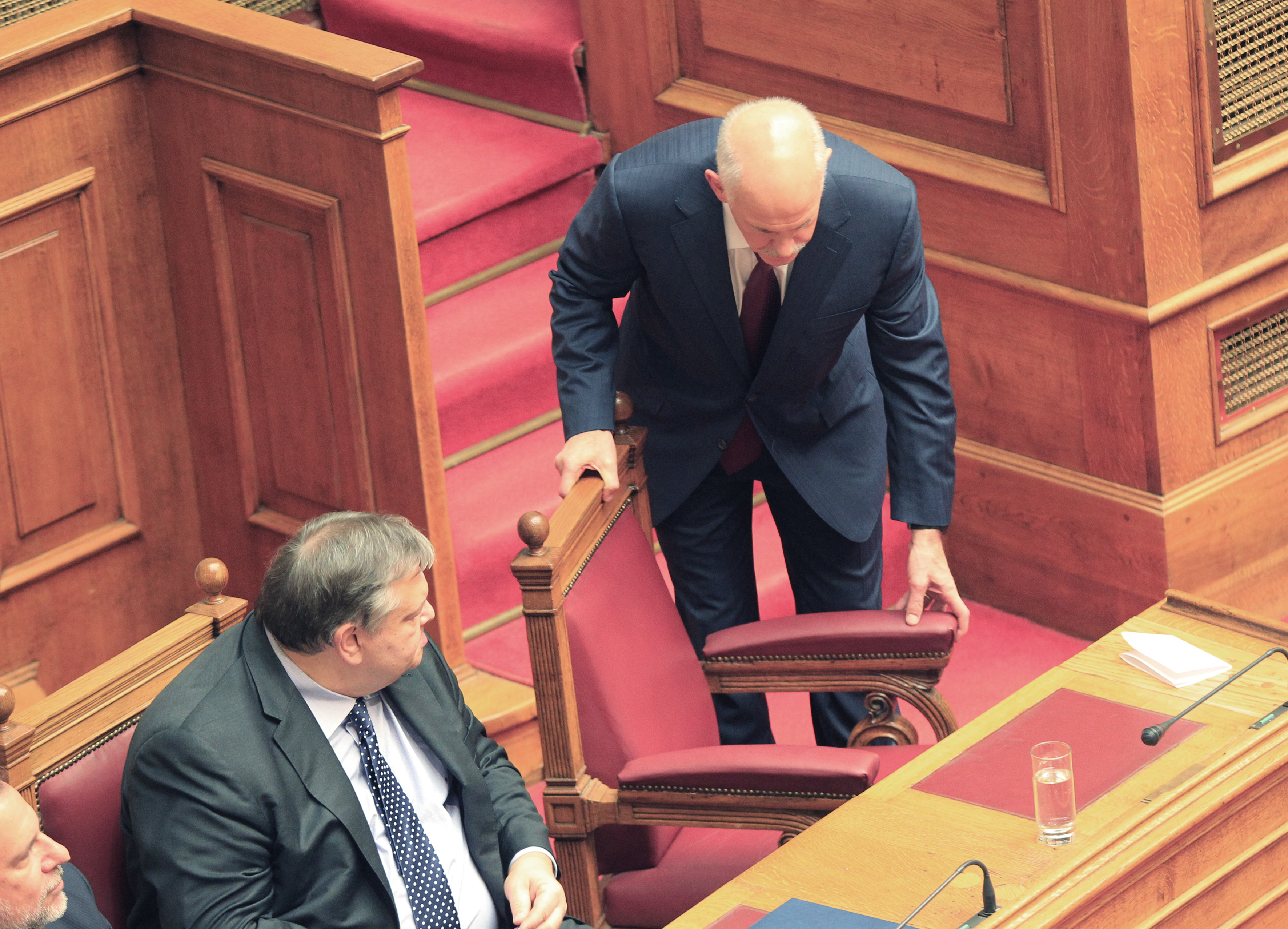 Πυρετός διεργασιών στο ΠΑΣΟΚ εν όψει του Πολιτικού Συμβουλίου την Τετάρτη