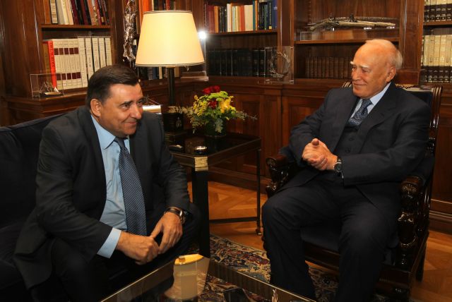 Με… αρχαιοελληνικές ρήσεις η συνάντηση Παπούλια-Καρατζαφέρη