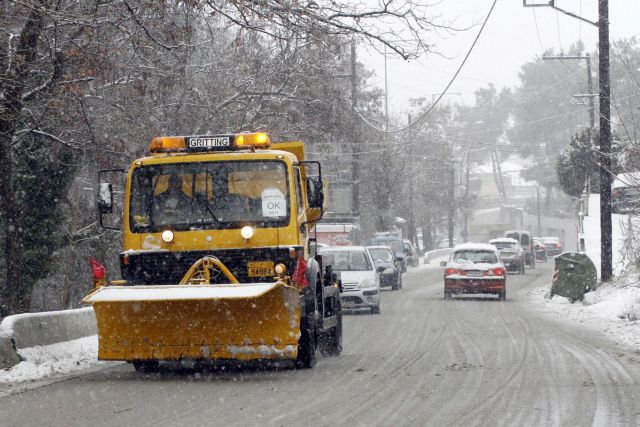 Μετ' εμποδίων οι μετακινήσεις σε δυτική Μακεδονία και Ηπειρο, λόγω χιονοθύελλας