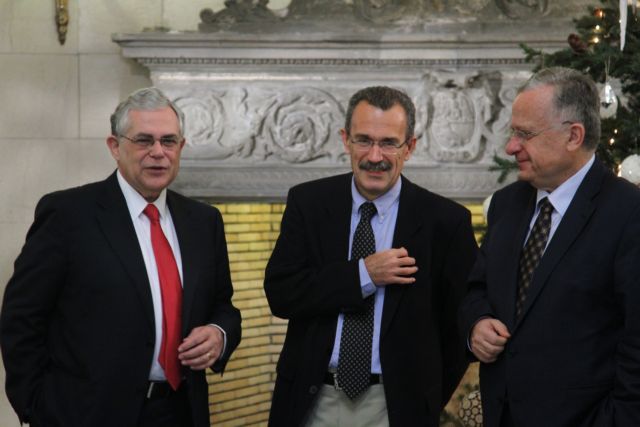 Η Ελλάδα πρέπει να εργασθεί σκληρά για να αποφύγει την επιστροφή στη δραχμή, λέει η κυβέρνηση