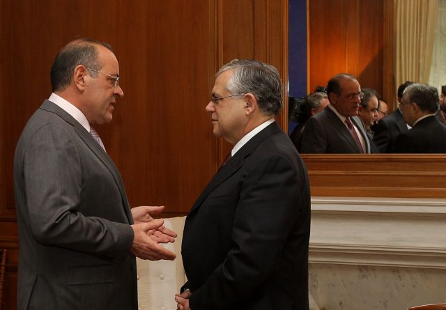 «Όχι» σε μείωση του κατώτατου μισθού, «ναι» στη μείωση του κόστους εργασίας λέει ο ΣΕΒ