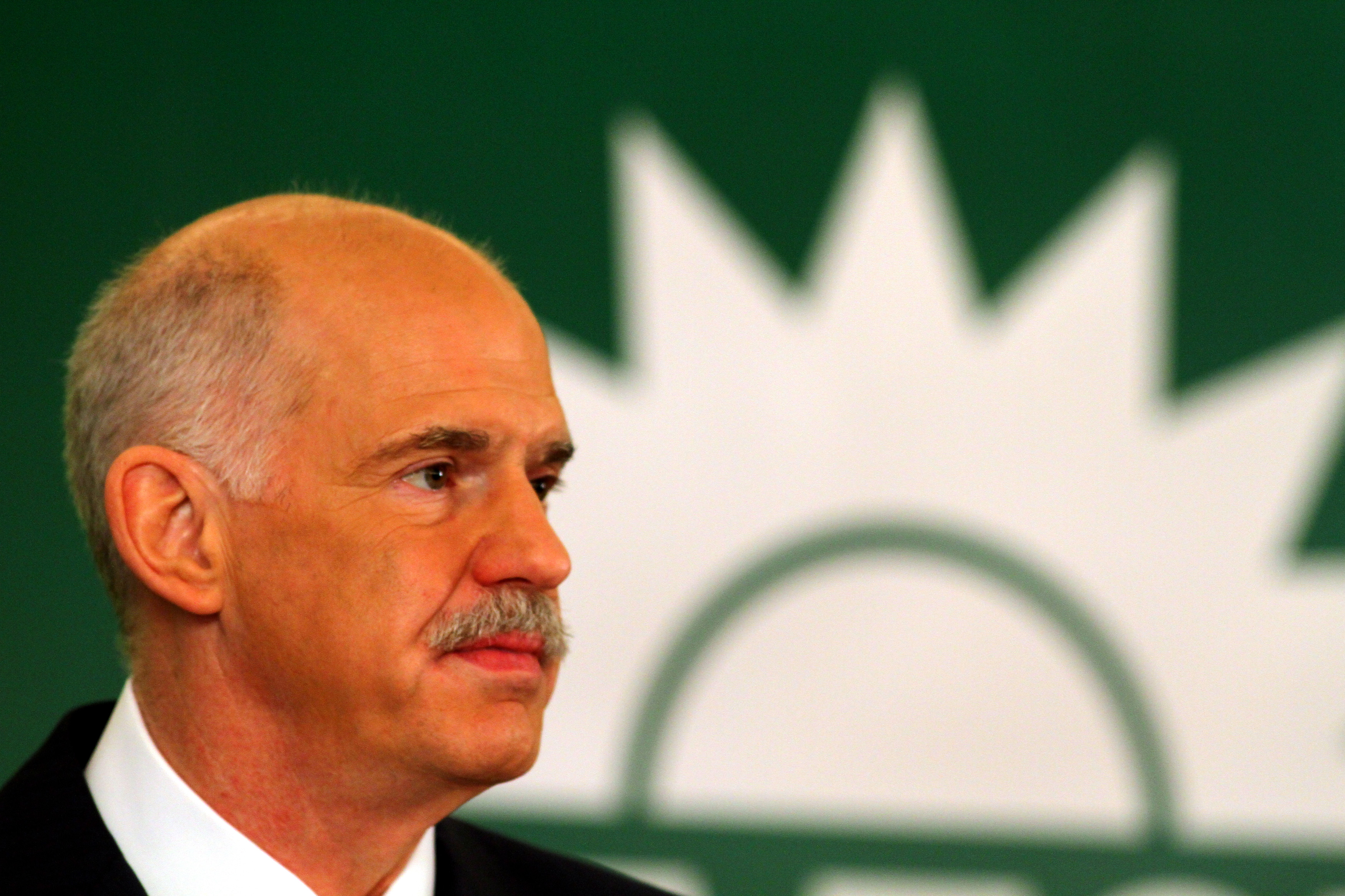 Μάρτιο η εκλογή νέου προέδρου στο ΠΑΣΟΚ χωρίς ξεκάθαρη εκδήλωση προθέσεων Παπανδρέου