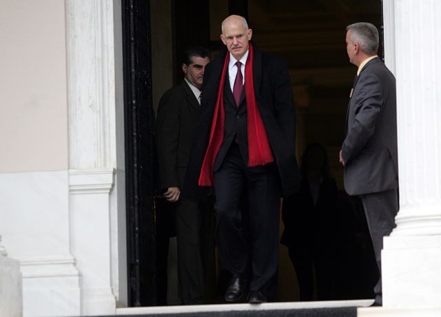 Το ΠΑΣΟΚ θα στηρίξει το δανειακό πρόγραμμα, διαβεβαίωσε ο Γ.Παπανδρέου τον πρωθυπουργό