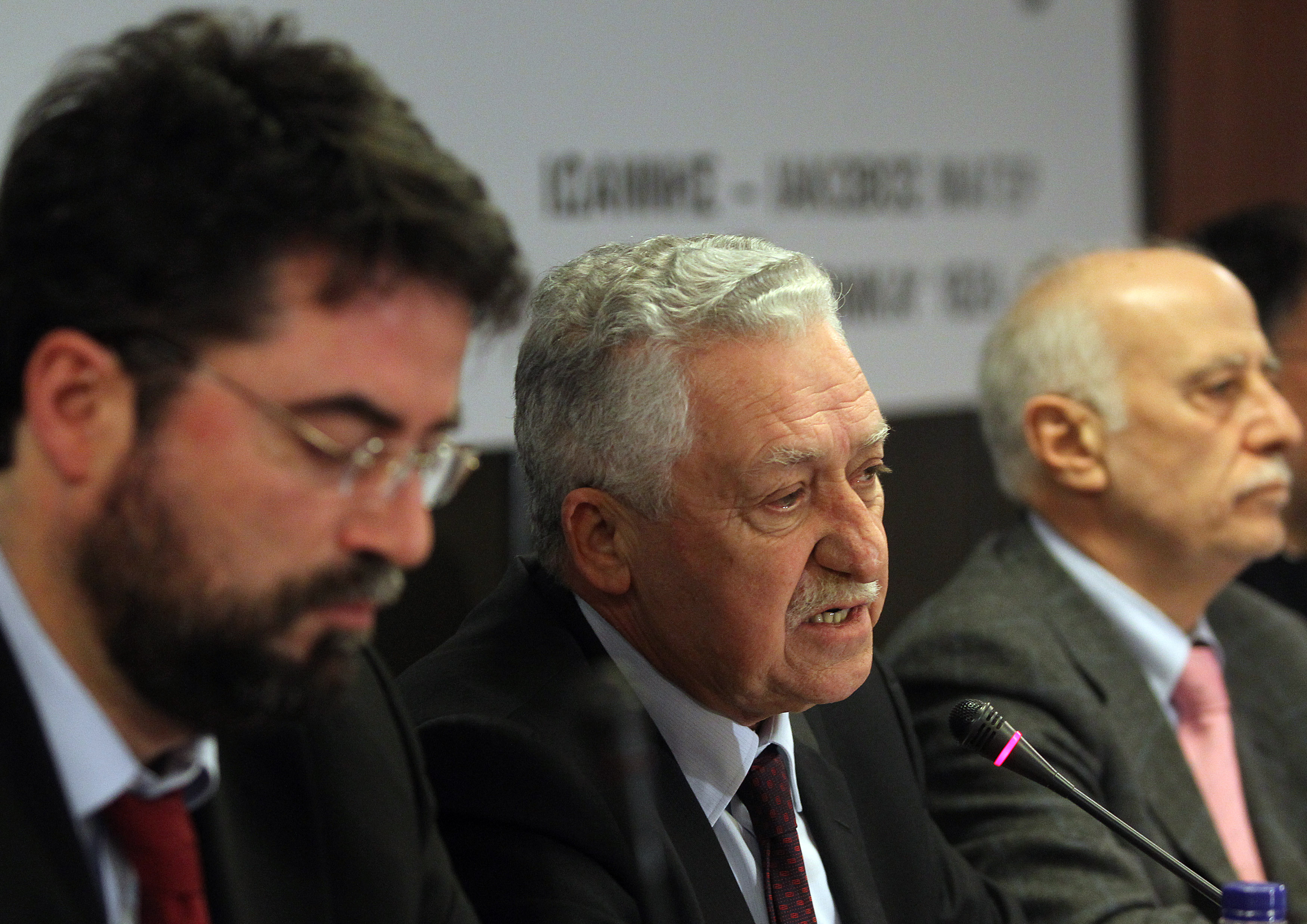 «Ναι» από τον Φ.Κουβέλη σε αιρετό Έλληνα υπουργό επί των δημοσιονομικών