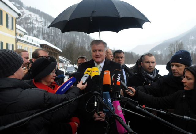 Αποχώρηση μέλους από το ευρώ «δεν θα διέλυε την ΕΕ», λέει εταίρος της Μέρκελ