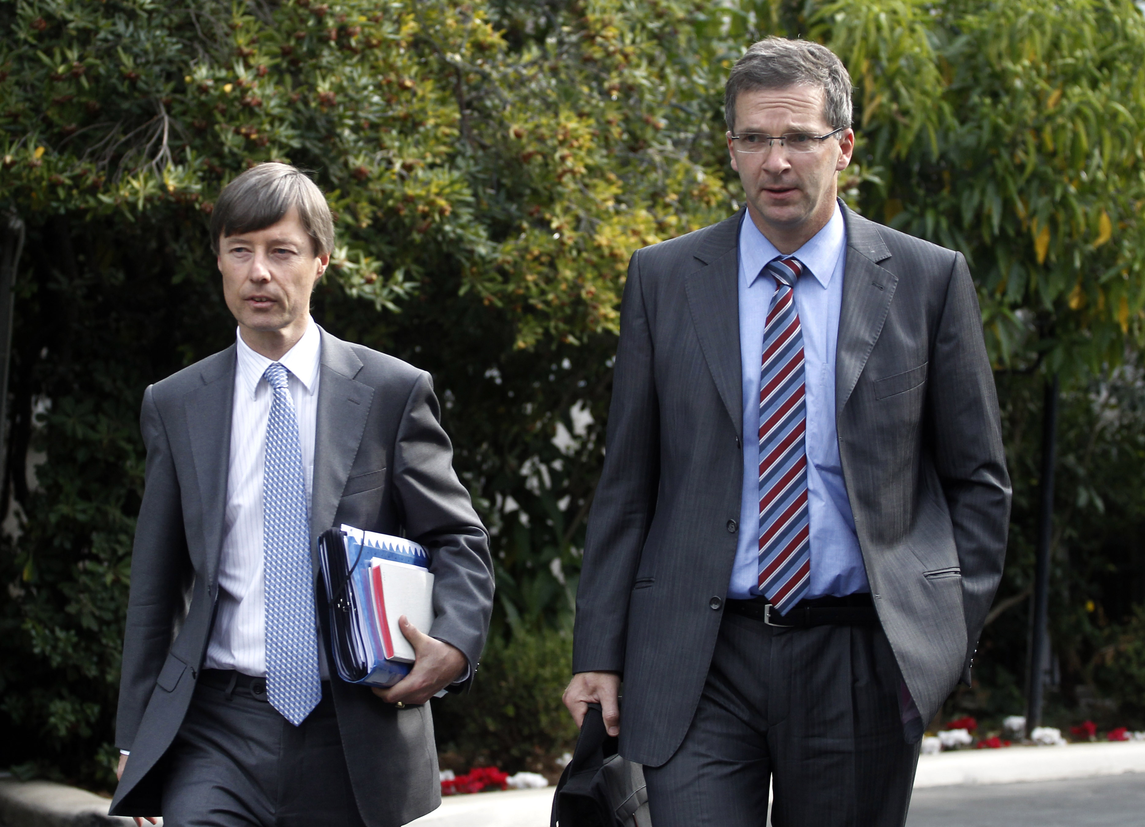 Περισσότερες επιχειρησιακές συμβάσεις ζητεί η τρόικα