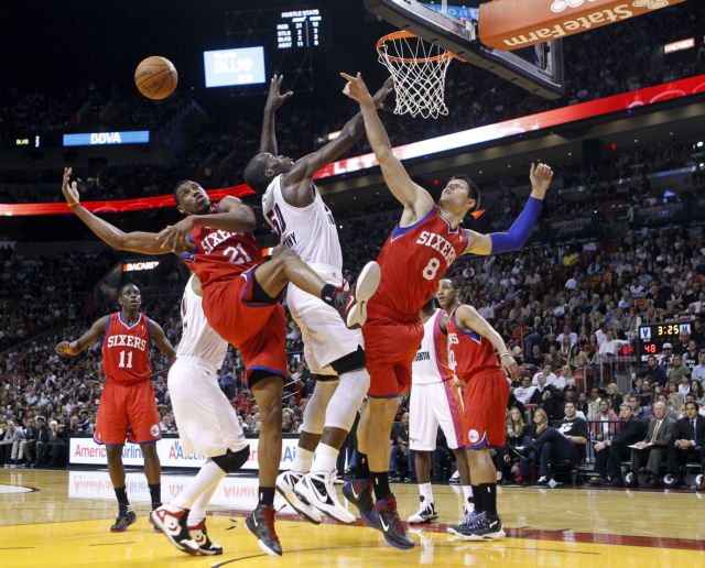 Οι Νάγκετς έφυγαν νικητές στη δεύτερη παράταση από τη Νέα Υόρκη