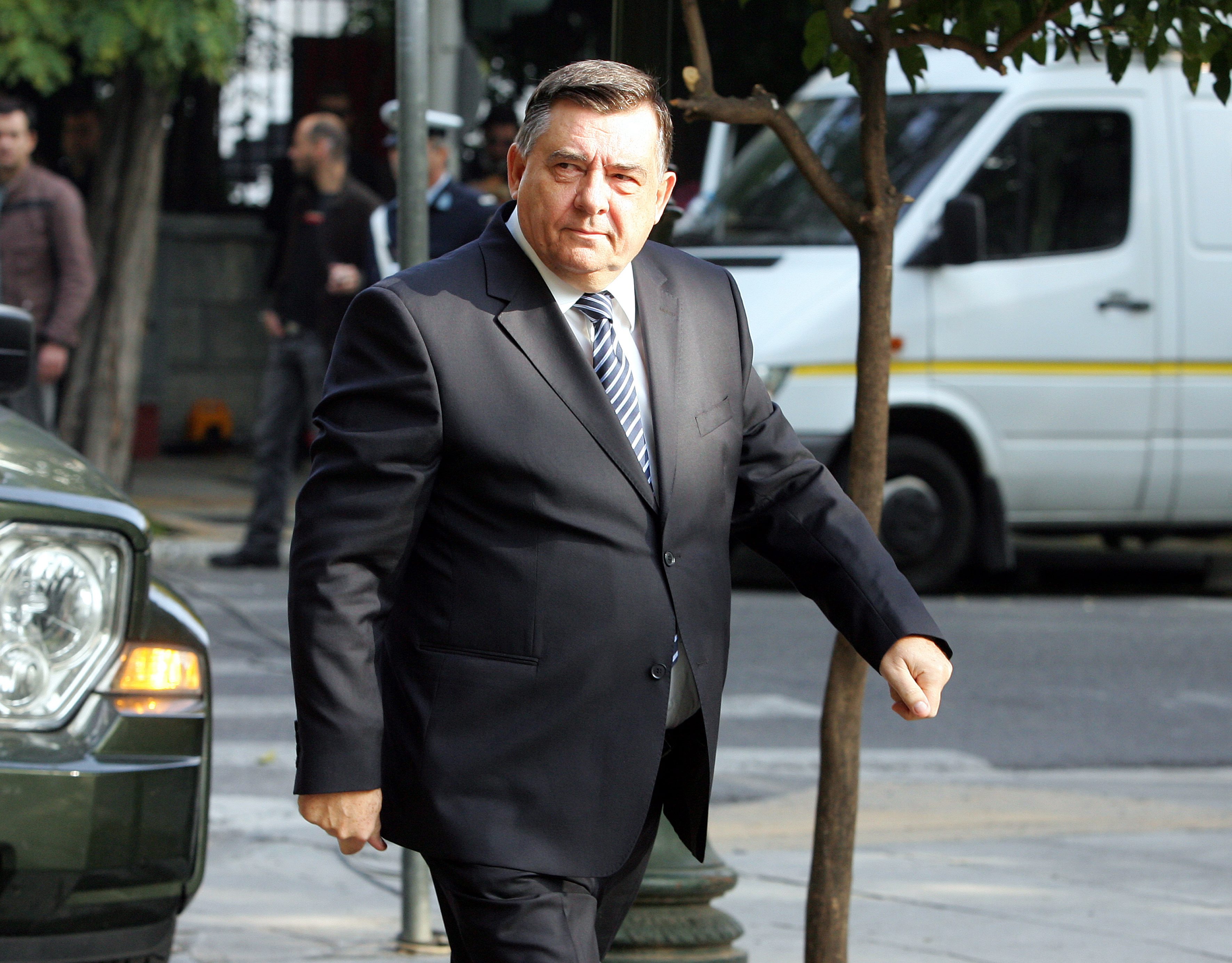 Ανοιχτό το ενδεχόμενο αποχώρησης από την κυβέρνηση αφήνει ο Γ.Καρατζαφέρης