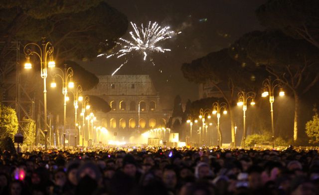 Δύο νεκροί και 561 τραυματίες από τα πυροτεχνήματα της Πρωτοχρονιάς στην Ιταλία