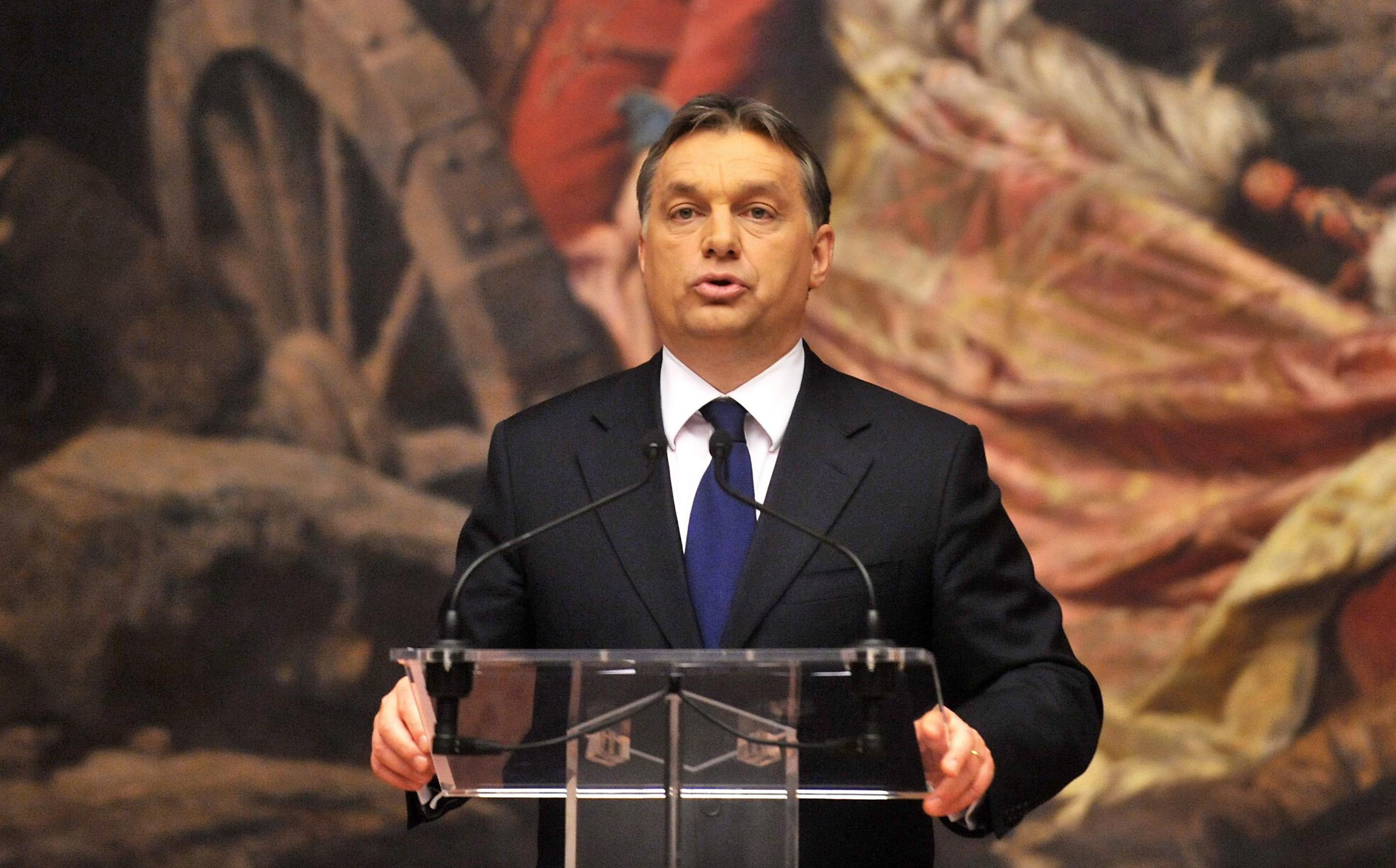 Σε κλοιό λόγω Συντάγματος και οικονομίας η Ουγγαρία αναζητεί λύσεις