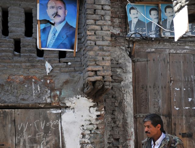 Στις ΗΠΑ ο πρόεδρος της Υεμένης ενώ η ισορροπία στη χώρα παραμένει εύθραυστη